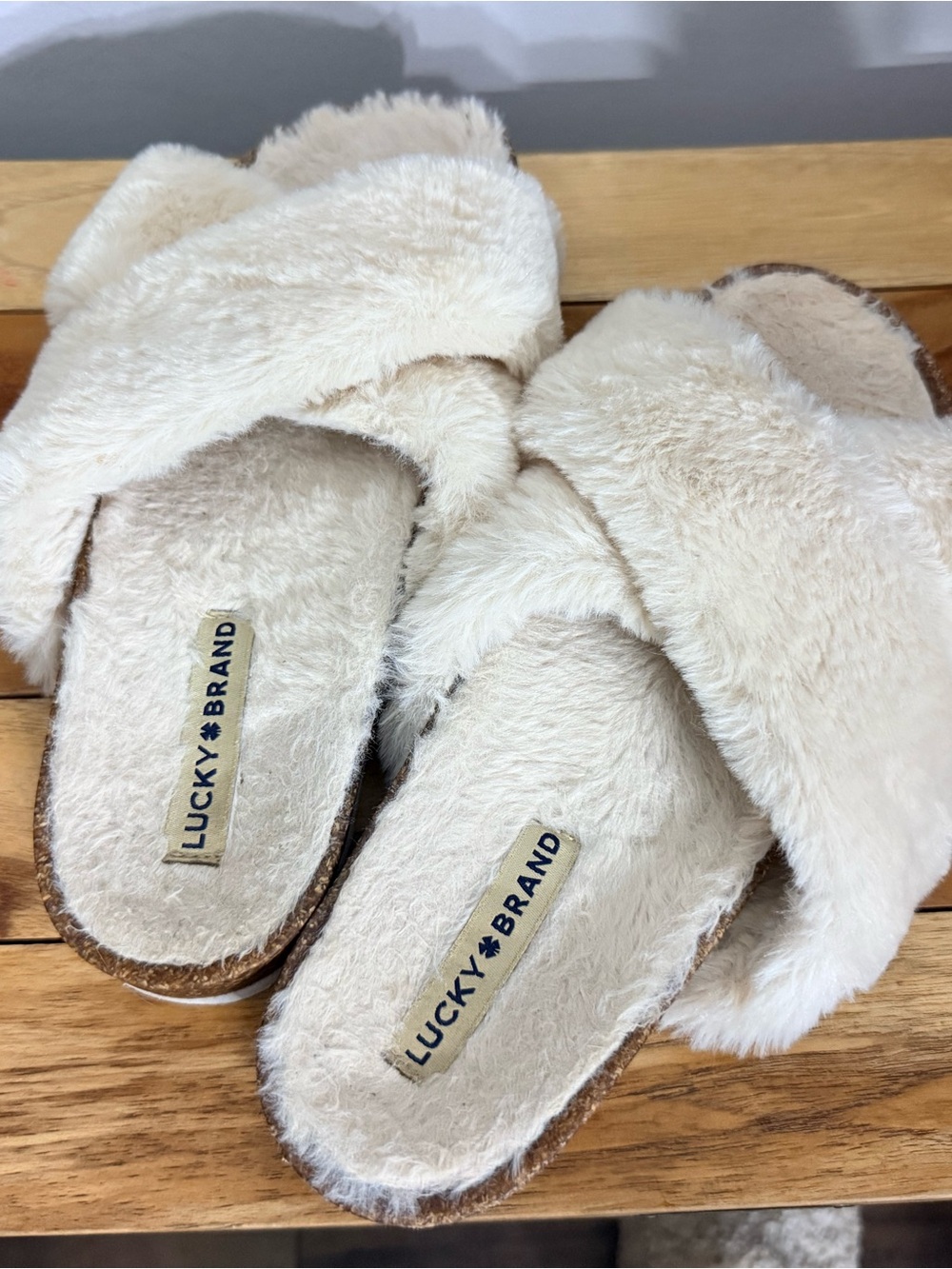 Lucky Brand Cream Faux-Fur Crossband Slide Sandals